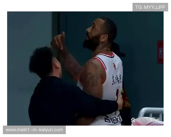 广东主场险胜山西一役全场67次犯规 裁判判罚尺度引发热议